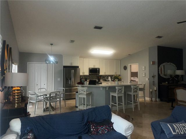 6275 33rd Manor, Vero Beach, FL 32966