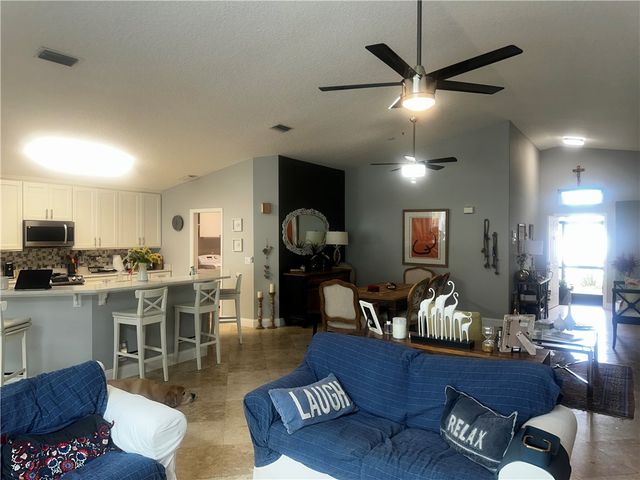 6275 33rd Manor, Vero Beach, FL 32966
