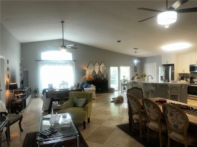 6275 33rd Manor, Vero Beach, FL 32966