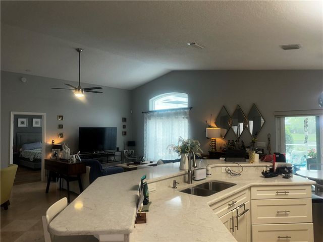 6275 33rd Manor, Vero Beach, FL 32966