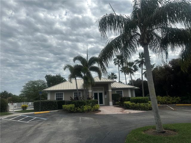 6275 33rd Manor, Vero Beach, FL 32966