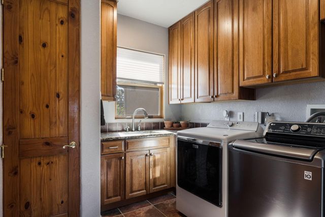 21 N Odette Court, Edgewood, NM 87015