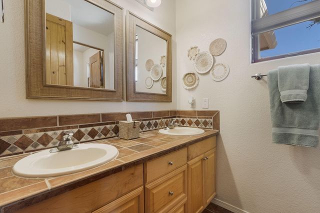 21 N Odette Court, Edgewood, NM 87015