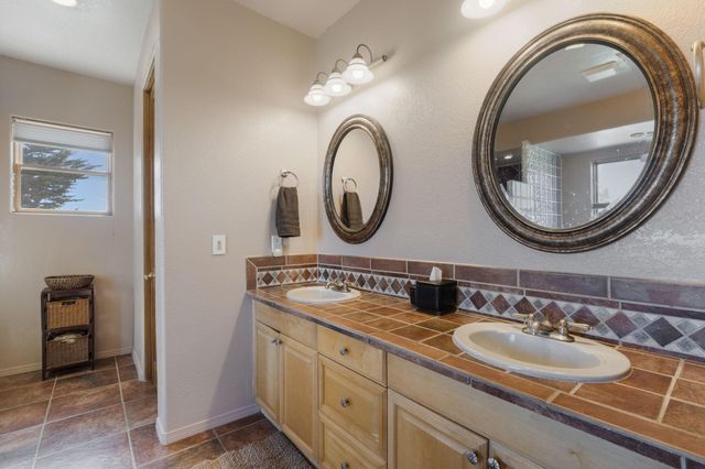 21 N Odette Court, Edgewood, NM 87015