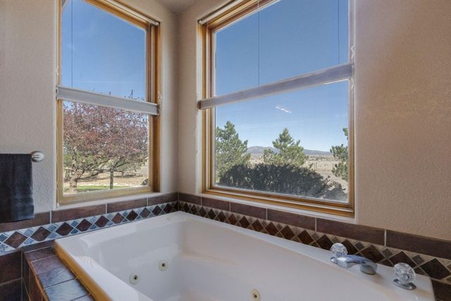 21 N Odette Court, Edgewood, NM 87015