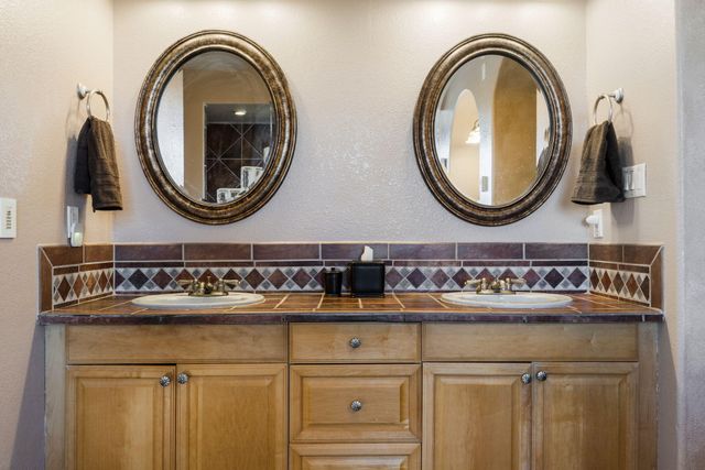 21 N Odette Court, Edgewood, NM 87015