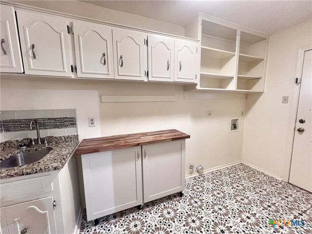 1438 Plumeria Street, San Antonio, TX 78232