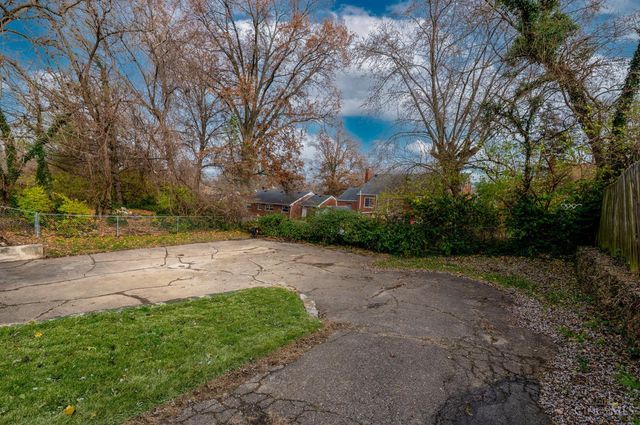 5618 Leumas Road, Green Twp, OH 45239