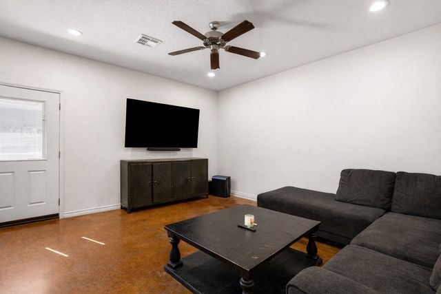 3309 S 3RD, Waco, TX 76706