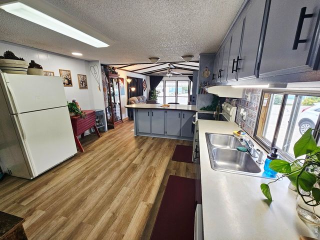 605 W 57th St 13, Loveland, CO 80538
