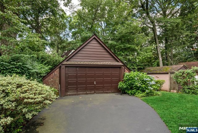 482 Standish Road, Teaneck, NJ 07666