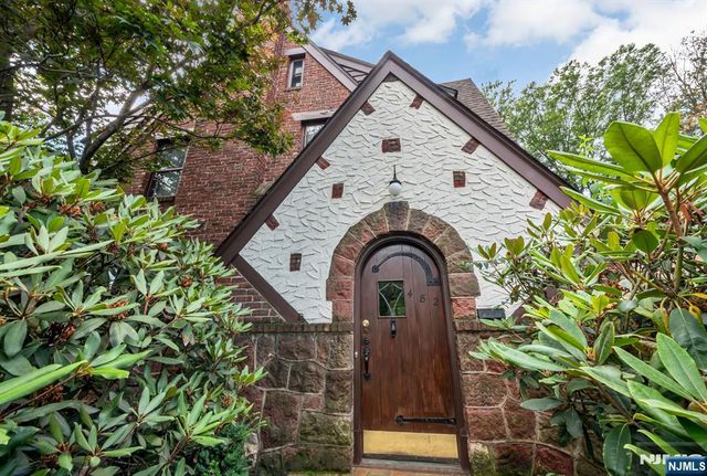 482 Standish Road, Teaneck, NJ 07666