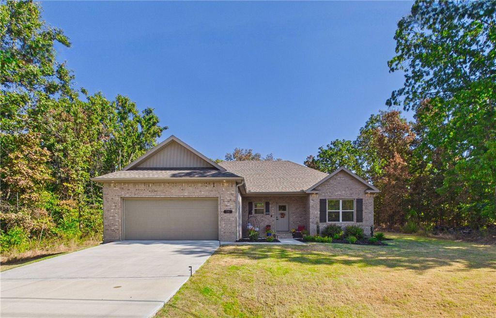 54 Perth Drive, Bella Vista, AR 72715