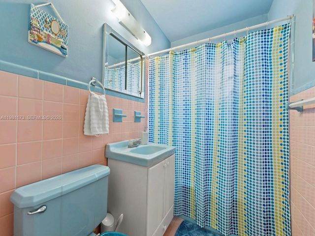 27 E 12th St, Hialeah, FL 33010