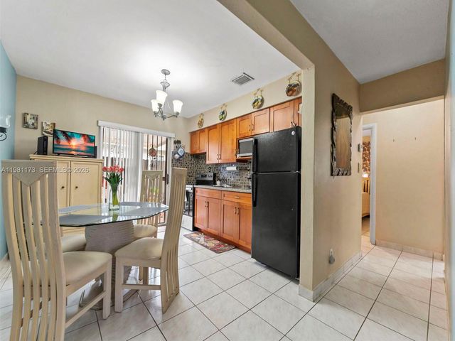 27 E 12th St, Hialeah, FL 33010