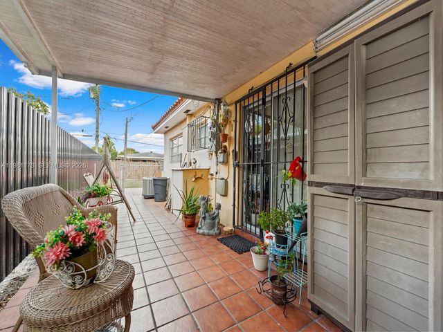 27 E 12th St, Hialeah, FL 33010