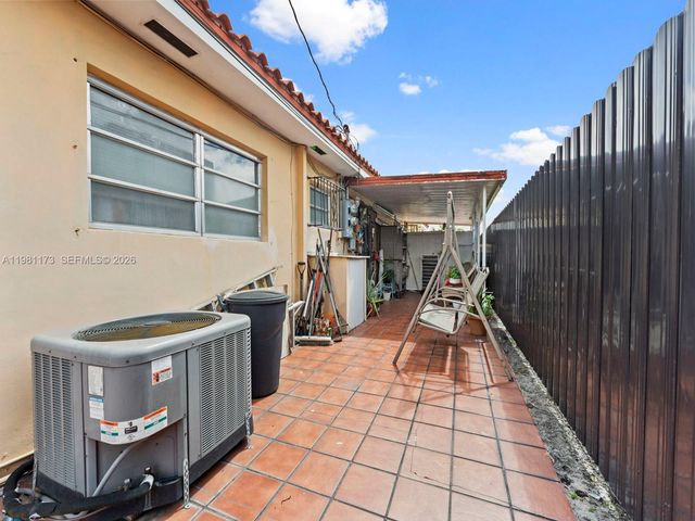 27 E 12th St, Hialeah, FL 33010