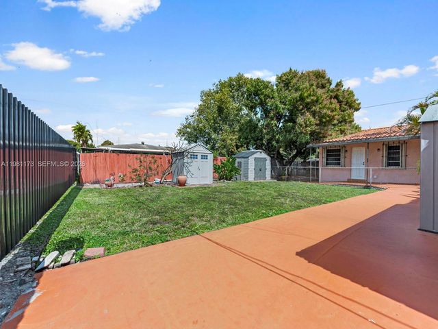 27 E 12th St, Hialeah, FL 33010