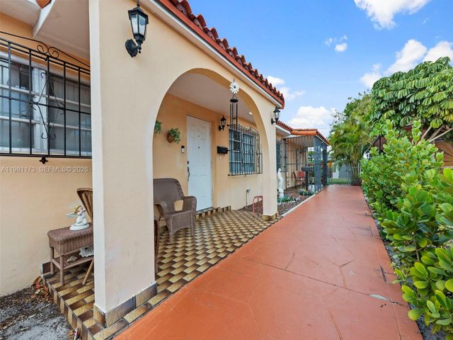 27 E 12th St, Hialeah, FL 33010