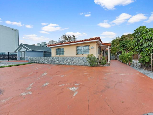 27 E 12th St, Hialeah, FL 33010