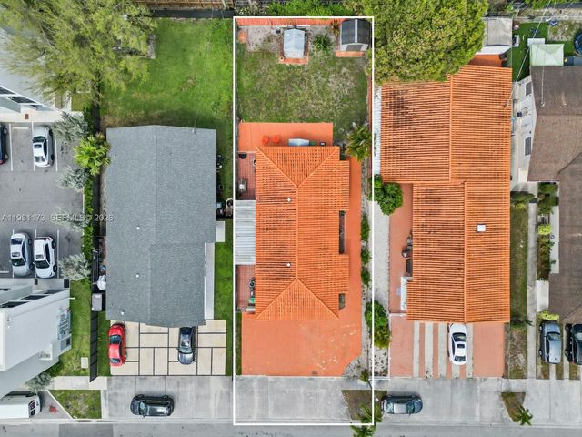 27 E 12th St, Hialeah, FL 33010