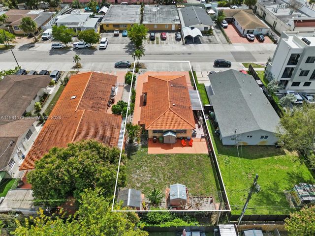 27 E 12th St, Hialeah, FL 33010