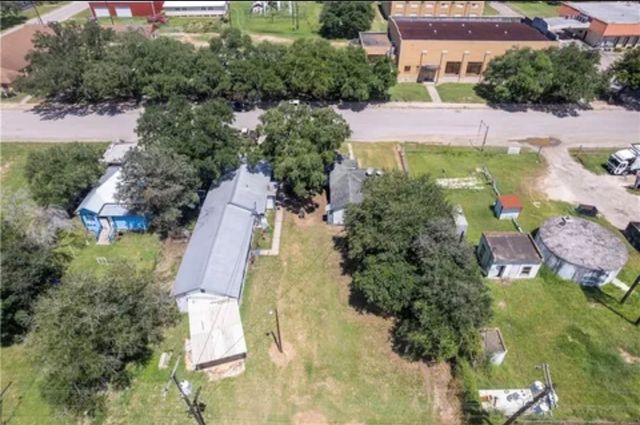229 SW 1st St, Premont, TX 78375
