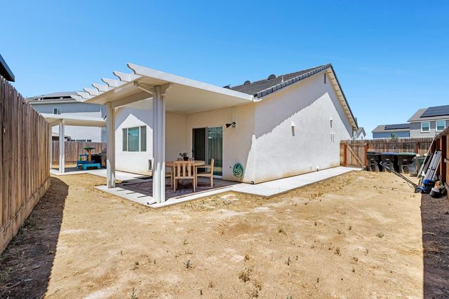 854 Blue Oak Lane W, Madera, CA 93636
