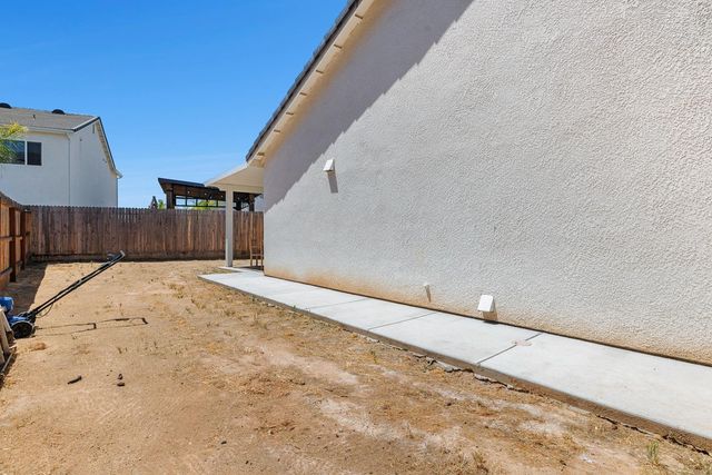 854 Blue Oak Lane W, Madera, CA 93636