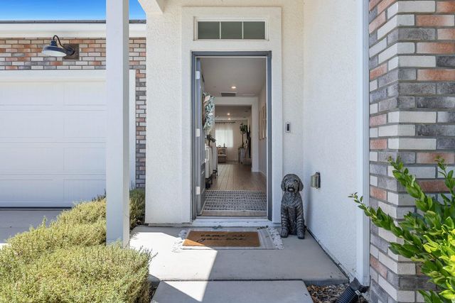 854 Blue Oak Lane W, Madera, CA 93636