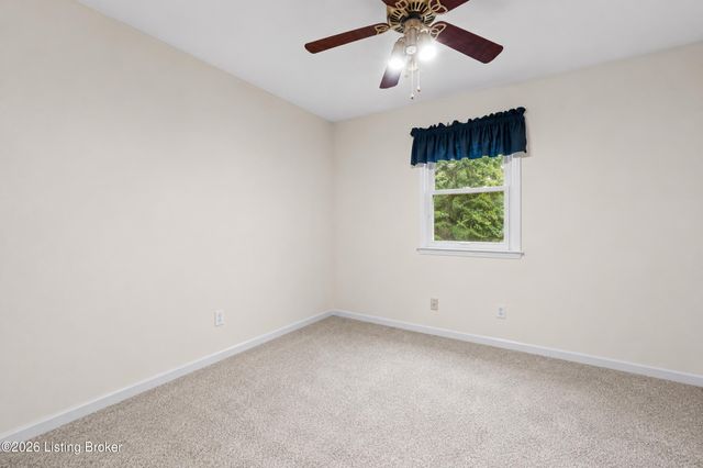 10521 Applecross Way, Louisville, KY 40223