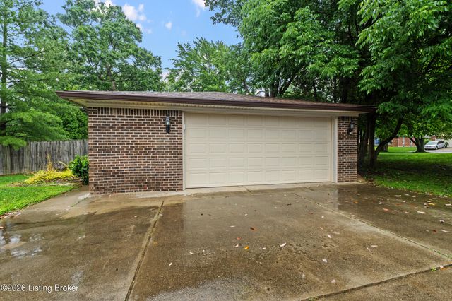 10521 Applecross Way, Louisville, KY 40223