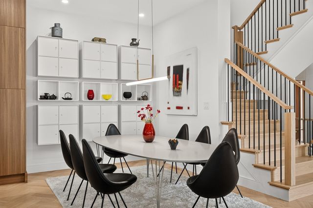 208 Chapel 1, Newton, MA 02458