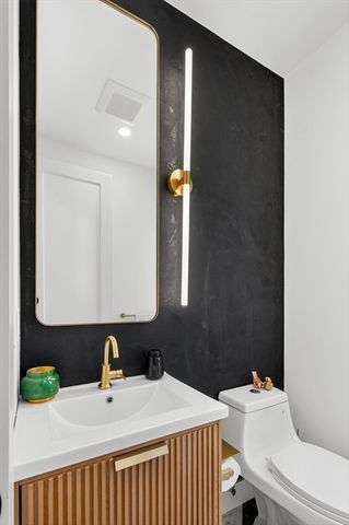 208 Chapel 1, Newton, MA 02458