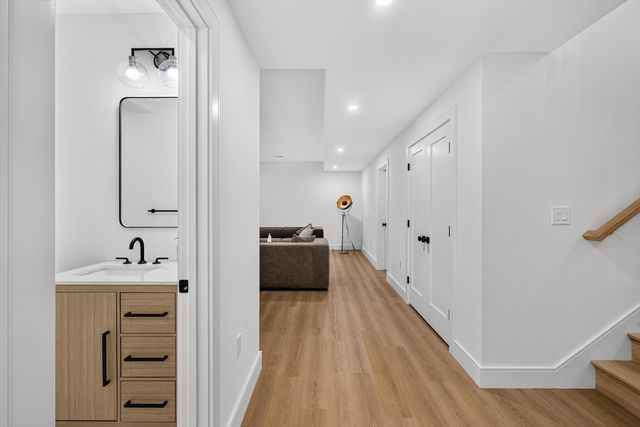 208 Chapel 1, Newton, MA 02458