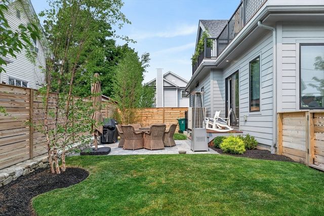 208 Chapel 1, Newton, MA 02458