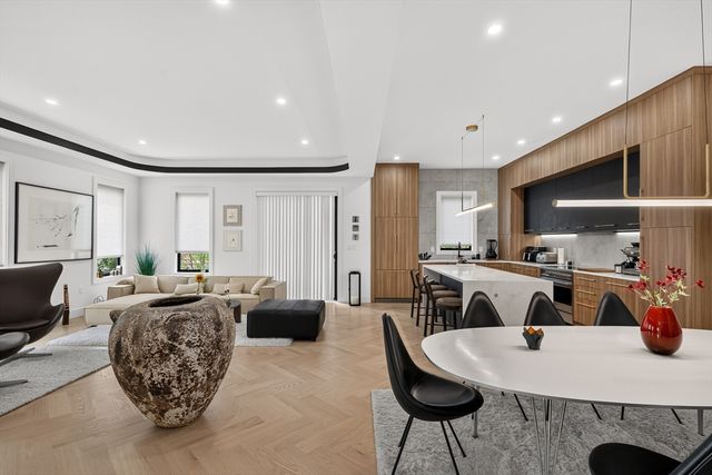 208 Chapel 1, Newton, MA 02458