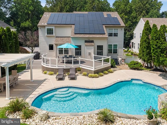 5 TRAKENNER WALK, Sewell, NJ 08080