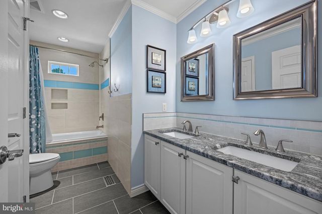 5 TRAKENNER WALK, Sewell, NJ 08080