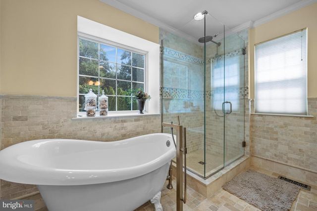 5 TRAKENNER WALK, Sewell, NJ 08080