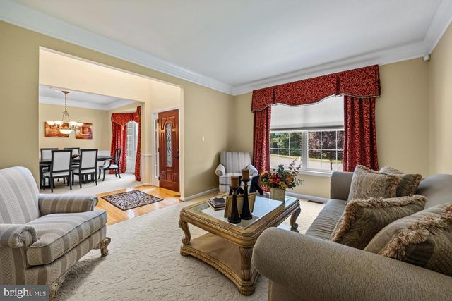 5 TRAKENNER WALK, Sewell, NJ 08080