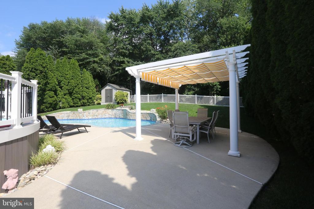 5 TRAKENNER WALK, Sewell, NJ 08080
