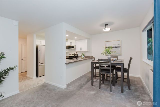 2949 SE Mile Hill Drive #C2, Port Orchard, WA 98366