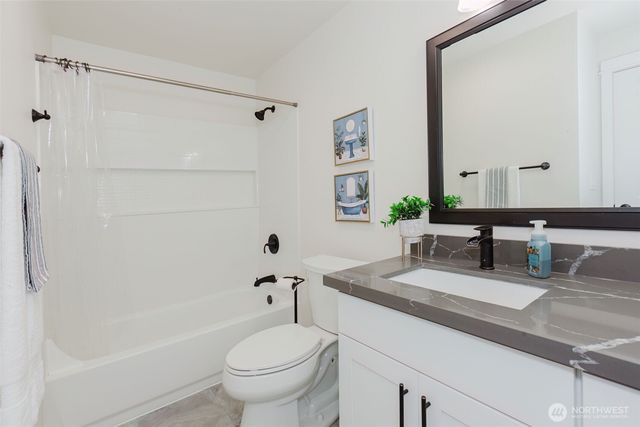 2949 SE Mile Hill Drive #C2, Port Orchard, WA 98366