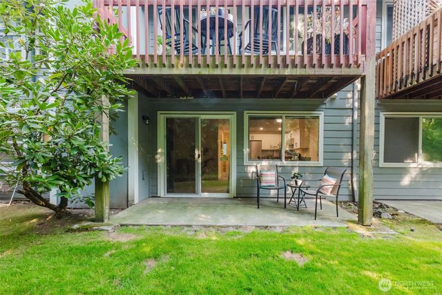 2949 SE Mile Hill Drive #C2, Port Orchard, WA 98366