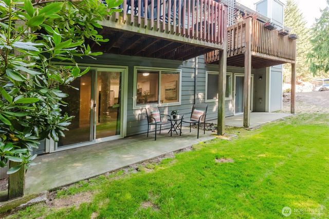 2949 SE Mile Hill Drive #C2, Port Orchard, WA 98366