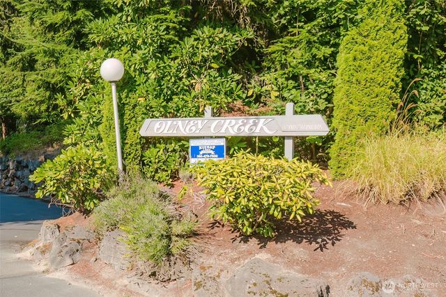 2949 SE Mile Hill Drive #C2, Port Orchard, WA 98366