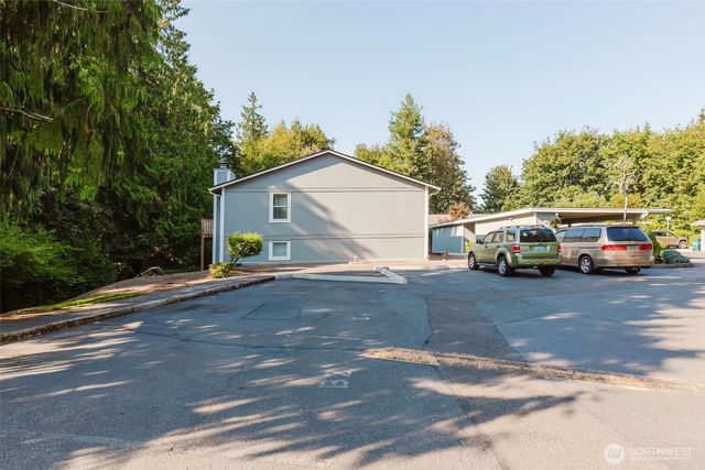 2949 SE Mile Hill Drive #C2, Port Orchard, WA 98366