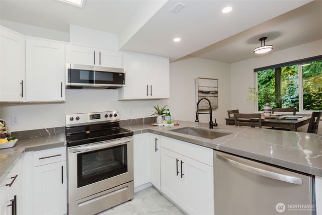 2949 SE Mile Hill Drive #C2, Port Orchard, WA 98366