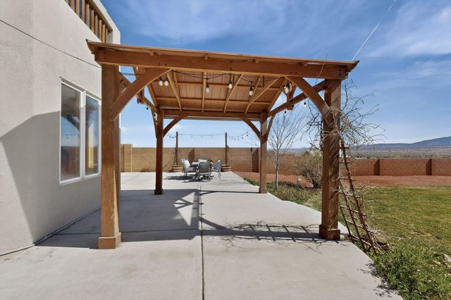 2516 Nogales Road NE, Rio Rancho, NM 87144